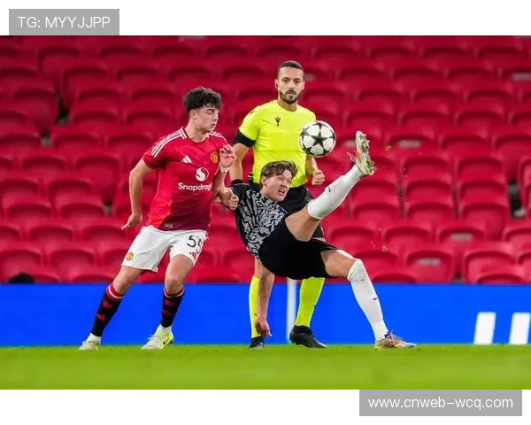 赤红荣耀曼联一个赛季的激情征程与幕后真实故事全景展现